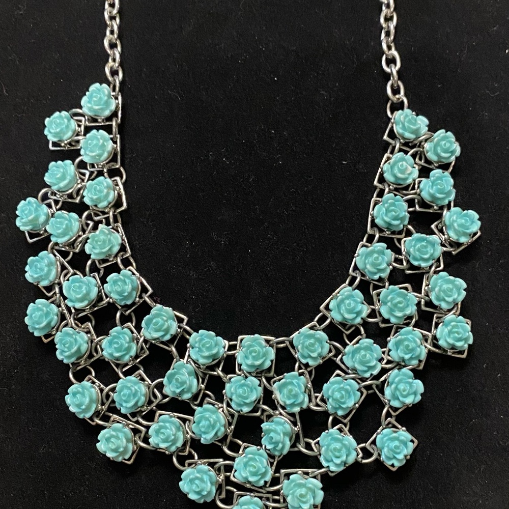 Elegant Silver and Blue Floral Necklace